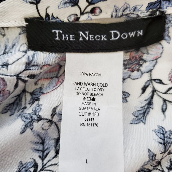 The Neck Down Floral Top with Tie Womens Large - Picture 4 of 10